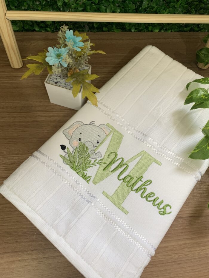Toalha infantil bordada